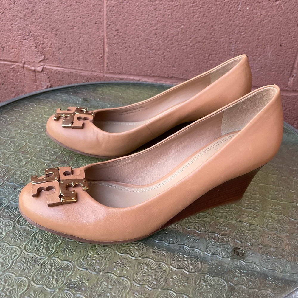 Tory Burch Beige Leather Wedge Shoes Size 9